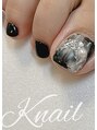 ケイネイル(Knail) ブラック×ホワイトのクールな大人ニュアンスアートです♪
