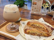 アクア(AQUA)/チーズハンバーグホットサンド