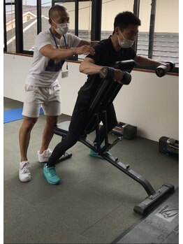 加圧スタジオ トップラン/肩のトレーニング