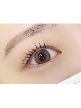 ナチュラル上品な目元にしたい