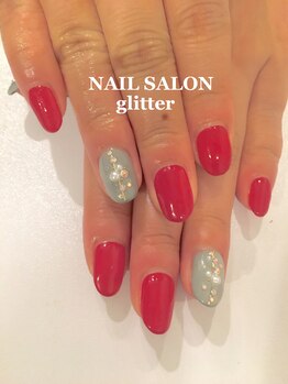 ネイルサロン グリッター(NAIL SALON glitter)/シンプル赤×グレーネイル