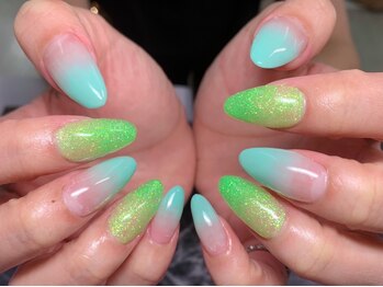 アトリエ ラヴィエベル(Atelier La vie est belle!)/スカルプ盛り放題コースあります