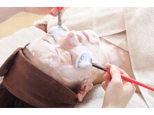 赤み・乾燥・ピリつきに。《幹細胞導入×ピーリング》で再生ケア