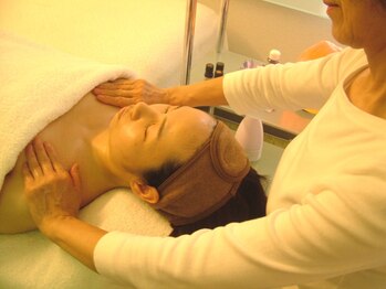 プルメリア(Plumeria)/[肌別フェイシャル＋デコルテ]