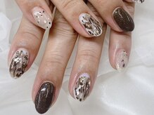 ハニービービー(Honey Bee Bee)/ブラウンニュアンスネイル