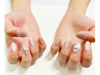 リラネイルサロン/マグネットワンカラー+パーツ