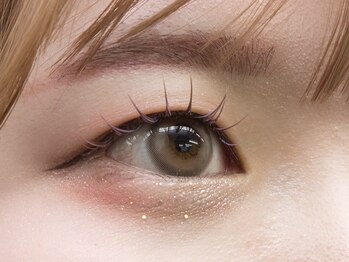 ティーアイズ salon de Clover店(T-eye's)の写真/まつげパーマはもちろん、シングルタイプのまつエクもご用意有!ナチュラルな目元にしたい方にもオススメ◎