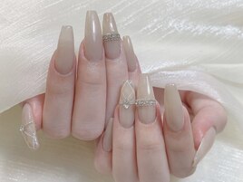 美人見えちゅるんヌーディネイル