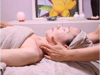 パーソナルサロン レイメリアの写真/”絶品強もみハンドテク“でガンコなコリもスッキリ！優しいリンパじゃ物足りない方に◎