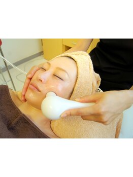 ホウレイ線・たるみ改善！予防ケア