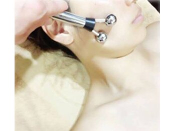 みのお骨盤リフォーム整骨院/楽トレフェイシャル