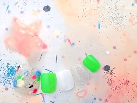 ネオンカラーのポップフット