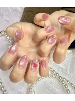 ネイル スワンベリーの写真/マグネットで韓国風ちゅるん♪ワンホン指先で日常にトキメキをプラス☆