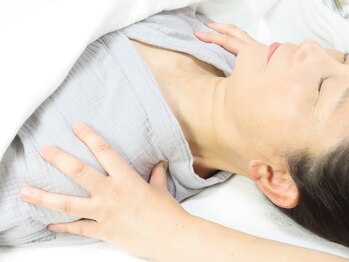 かろやか/肩甲骨をゆるめます