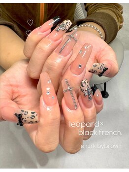 エヌーク バイ ブラウン(enurk by Brown)/Hand★レオパード×黒フレンチ