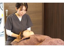 リバランスアンドビューティー整体院 西大宮院(ReBalance&Beauty整体院)の雰囲気（頭や目元のケアまで実施しています）