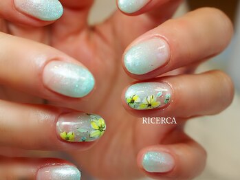 リチェルカ(RICERCA)/グラデーション&お花柄ネイル