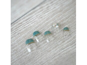 ミミ(mimi)/ビジューフレンチネイル