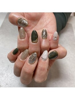 プラス デ ネイル(+ de nail)/ハンド☆つけ放題 9,350円~