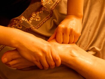 カルネスト リラクゼーション/深く休む全身と足元