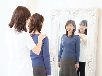 シャイン(Shine)の写真/姿勢を整えて、気になるお腹や太もも、骨盤まわりの悩みを解消し、美しいボディラインを手に入れましょう！