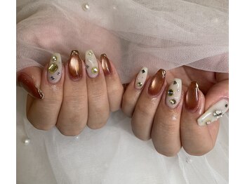 ヴィヴィ(vivi)/宝石ネイル