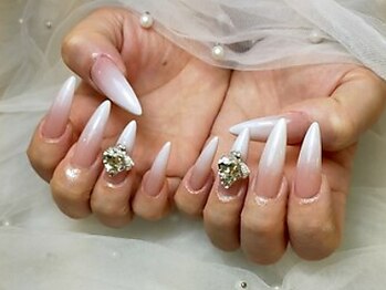 トランキル(Tranquille)の写真/ケアからフォルムまで、こだわった丁寧な施術で、美しい仕上がりに♪ハンドとフットの同時施術も可能です◎