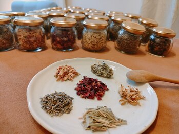 はづき/よもぎ+ハーブのブレンド蒸し