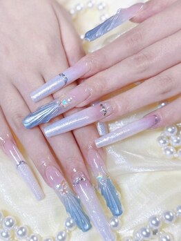 ヘンナコンス(Henna Kongs)の写真/美フォルムに自信あり★長さ出しでも自爪に負担のない技術力!不揃いの爪もスカルプでキレイに整えます◎