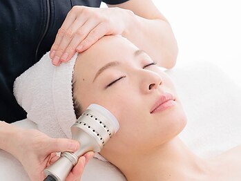 エヴァーグレース 川崎店/FACIAL＞お肌引き締めるクール