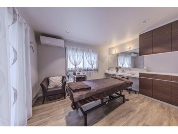 サルーテサロン(salute Salon)/インディバ・ヘッドスパルーム