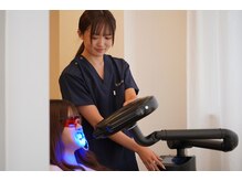 シカホワイトニングトウキョウ 笹塚店(CICA Whitening Tokyo)/照射中