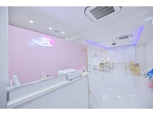 アミー(Ammy)の雰囲気（キラキラネオンの店内、プロジェクター完備♪）