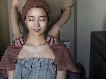 ヘッドコンシェルジュ 大宮店(head CONCIERGE)の写真/”五感のすべてが満たされる究極睡眠ヘッドスパ”頭～首・デコルテにもアプローチする事で芯から疲労回復。