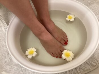 リコ(Rico)/施術前のフットバスで代謝アップ