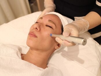 アルグブルー(ALGUE-BLUE)の写真/話題の水光肌導入で若見え◎内側から溢れる潤い・ツヤ・ハリ・リフトアップを速攻実感！韓国SNSでも人気♪