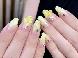レモンイエロー