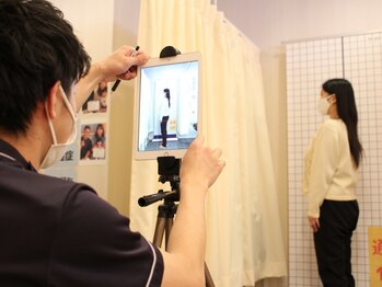 さくら接骨院鍼灸院 イオン稲毛店/ 検査★歪みの箇所を目視確認！