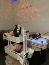 高機能なベッドでこだわりヘッドスパをご堪能◎贅沢な癒しをご提供♪ヘッド~全身の疲れへ徹底アプローチ！