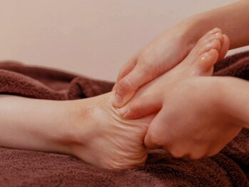 ほぐしリラクゼーション ゆるりの写真/《23時迄営業》日々頑張る自分へのご褒美に！足つぼを刺激してむくみや疲労感を徹底改善◎