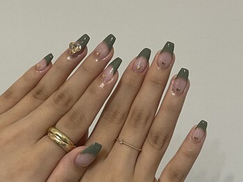 ハチイチイチサン(8113)/フレンチネイル