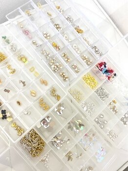 デイジー(DAISY)の写真/季節に合わせたネイル・流行りのマグネットネイルも◎カラー・アート・パーツ種類豊富にご用意ございます★