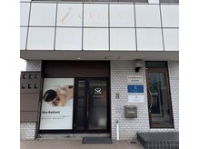 ビルの2階です。1階は、姉妹店のエステサロンです。