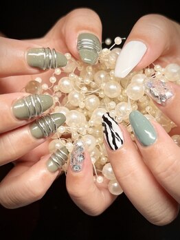 レジーナ(Regina)/リングネイル