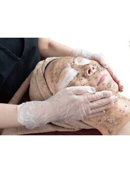 ホウレイ線・たるみ改善！予防ケア