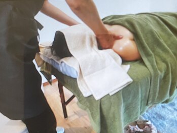 サマディー(samadhi)の写真/【首・肩かろやかにリフレッシュ♪】長時間のデスクワークや家事・育児によりガチガチの肩こりも改善◎