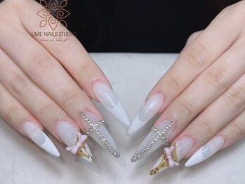 ウメネイルスタジオ(UME NAIL STUDIO)/長さだしやり放題×つけ放題