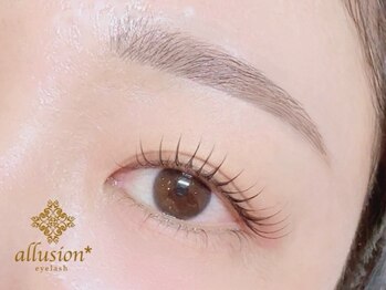 アリュージョン 上大岡店の写真/ナチュラルに洗練された大人女性に"似合うこだわりの眉毛とまつげパーマへ"自然な仕上がりに好感度◎