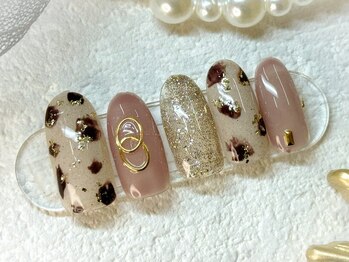 ニュアンスダルメシアン柄ネイル