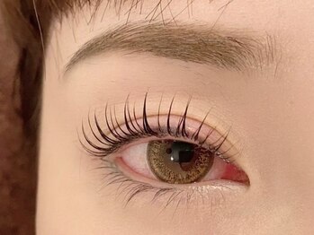 サロン ブリランテ(Salon Brillante)の写真/【ナチュラルデザインのマツエクや、色んなまつ毛パーマロッドをご用意しております◎】すっぴんも可愛く♪